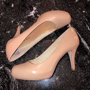 Madden Girl | Getta, Paten Leather Heels, Hidden Platform Pumps, Tan/Nude, Sz 9